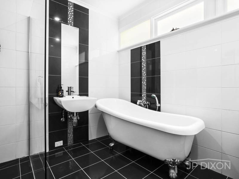 2/18 William Street, BRIGHTON, VIC 3186 Australia