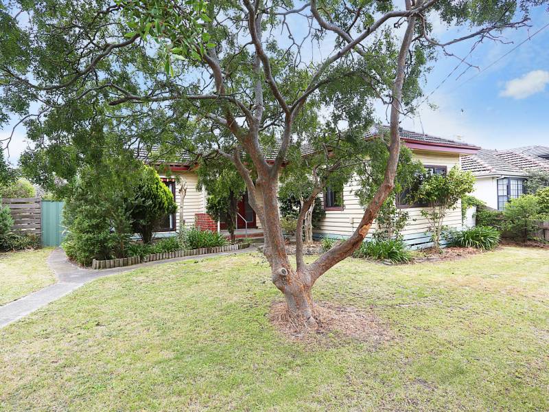 15 Paloma Street, BENTLEIGH EAST, VIC 3165 Australia