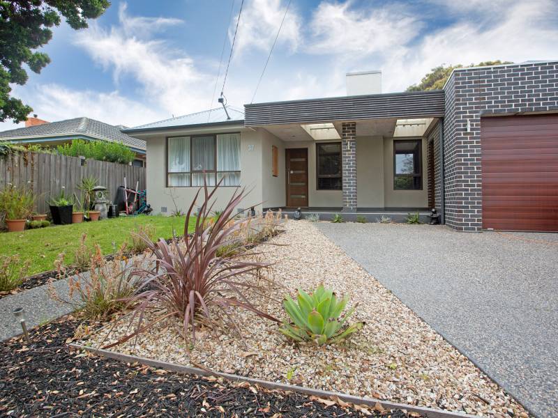 37 Albany Crescent, ASPENDALE, VIC 3195 Australia